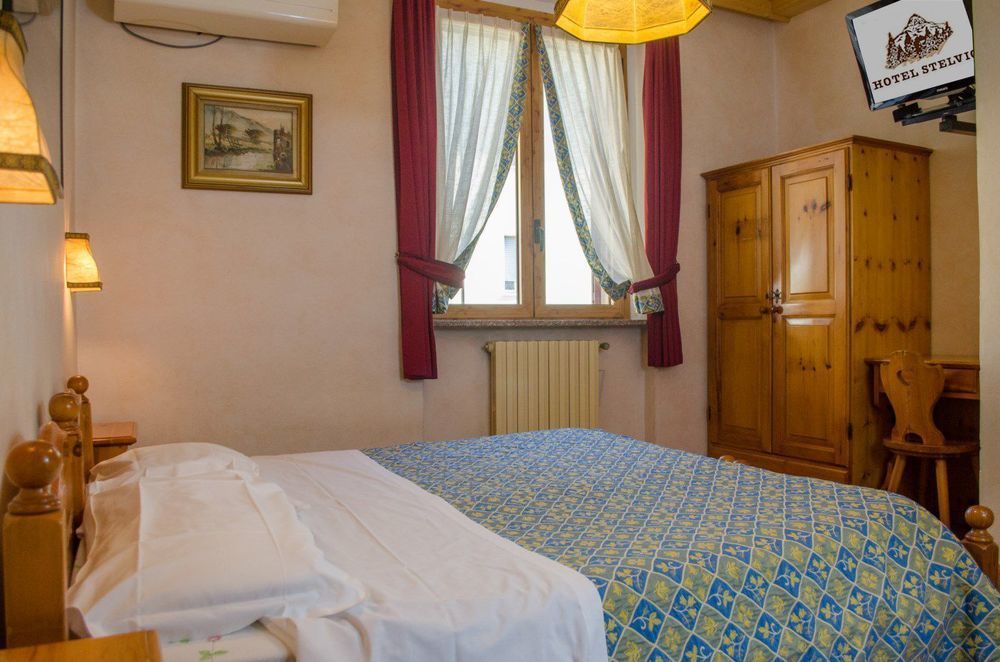 Hotel Stelvio Варезе Экстерьер фото